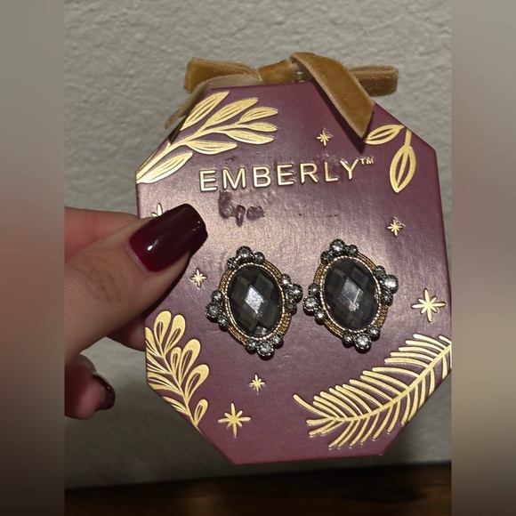 Emberly Stud Earrings NWT - Picture 2 of 4